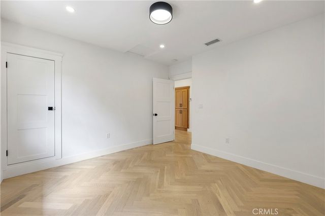 1800 Oxford Avenue, Los Angeles, CA 90006