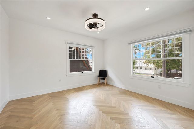 1800 Oxford Avenue, Los Angeles, CA 90006