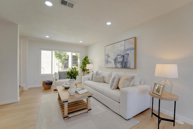 831 E 3rd Ave 5, Escondido, CA 92025