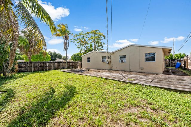 6103 SW 2ND Street, Margate, FL 33068