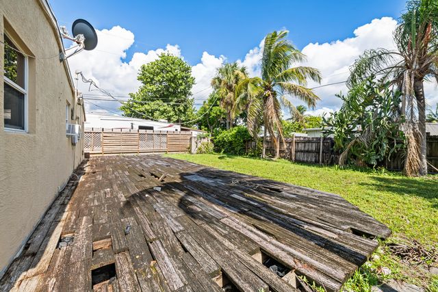 6103 SW 2ND Street, Margate, FL 33068