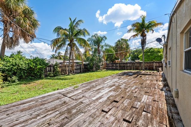 6103 SW 2ND Street, Margate, FL 33068