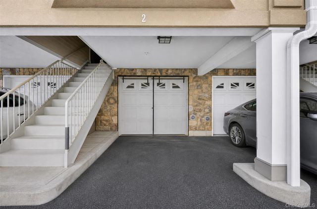330 Maple Avenue 2, Westbury, NY 11590