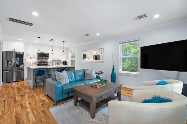 2214 Garden ST 1, Austin, TX 78702