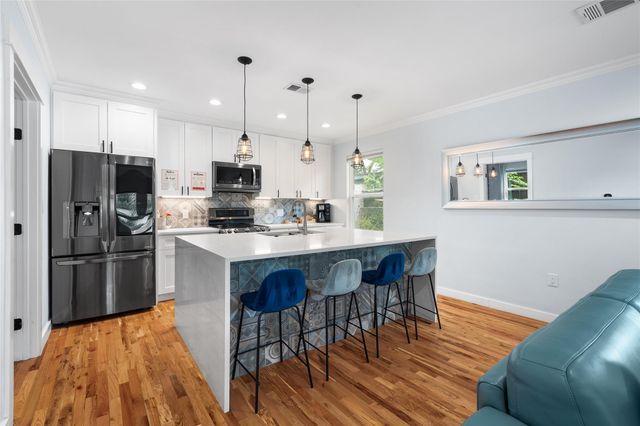 2214 Garden ST 1, Austin, TX 78702