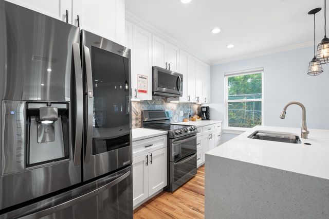 2214 Garden ST 1, Austin, TX 78702