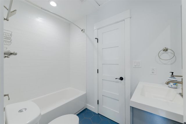 2214 Garden ST 1, Austin, TX 78702