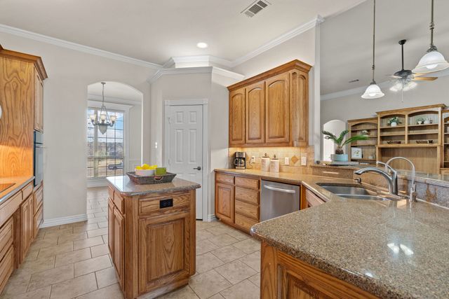 135 N Boyce Lane, Fort Worth, TX 76108