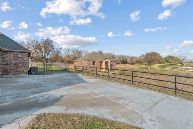 135 N Boyce Lane, Fort Worth, TX 76108