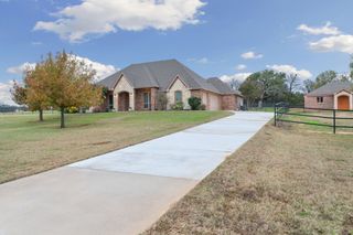 135 N Boyce Lane, Fort Worth, TX 76108