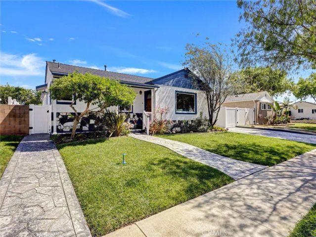 17032 Falda, Torrance, CA 90504