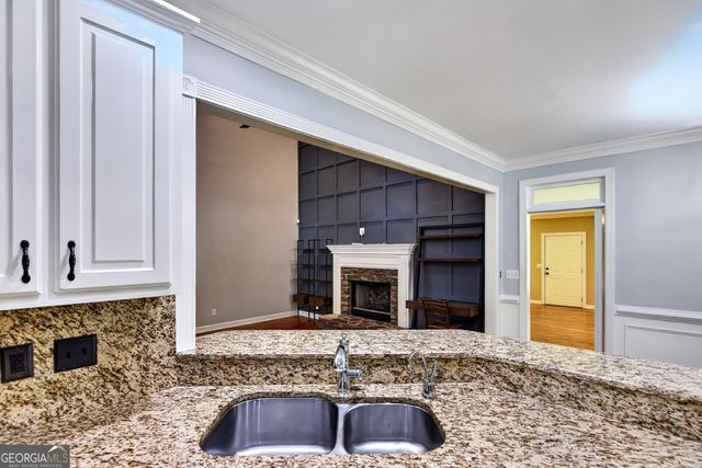 290 Youngs Circle, Fayetteville, GA 30215