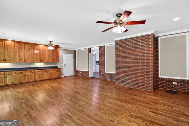 290 Youngs Circle, Fayetteville, GA 30215