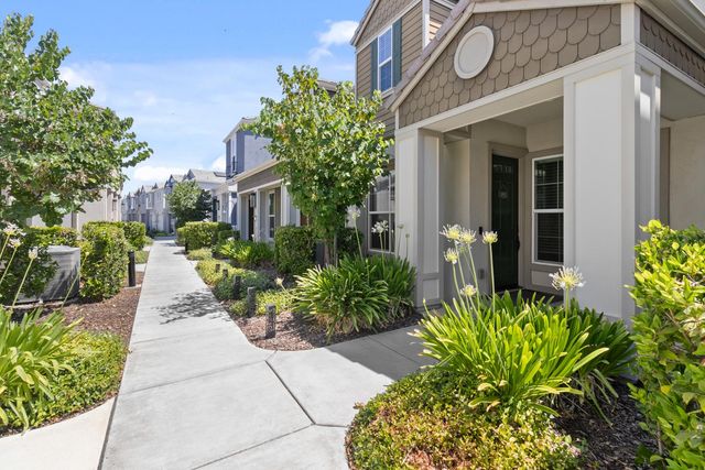 3286 Owl Ct, West Sacramento, CA 95691