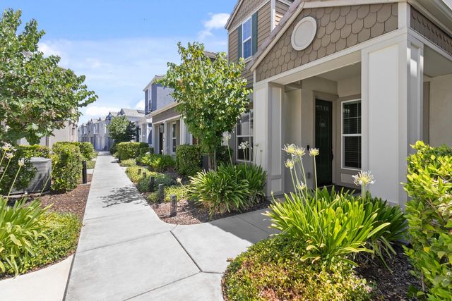 3286 Owl Ct, West Sacramento, CA 95691