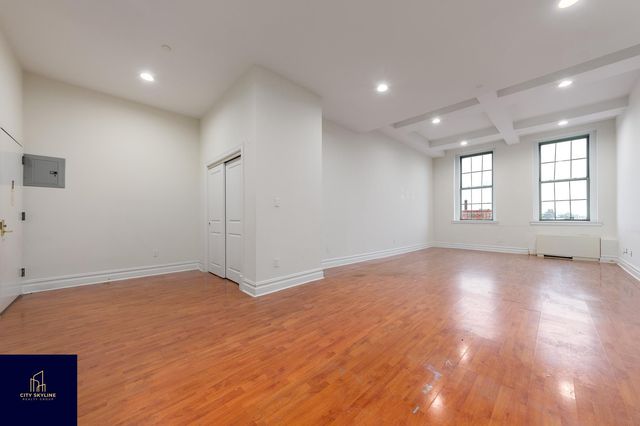 4502 Ditmars Blvd Apt 134, New York City, NY 11105