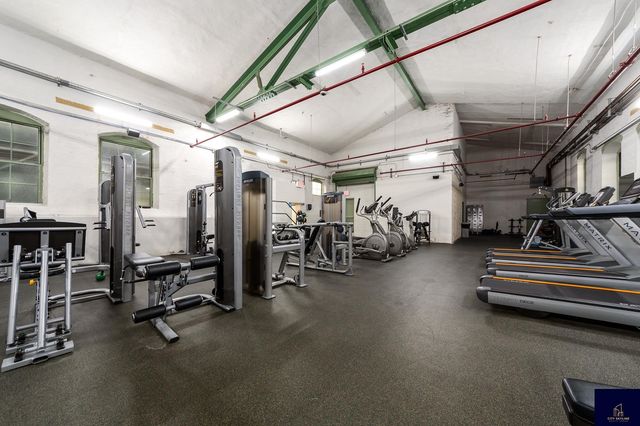 4502 Ditmars Blvd Apt 134, New York City, NY 11105