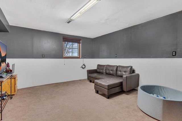 11 N Renstrom Street, Blomkest, MN 56216