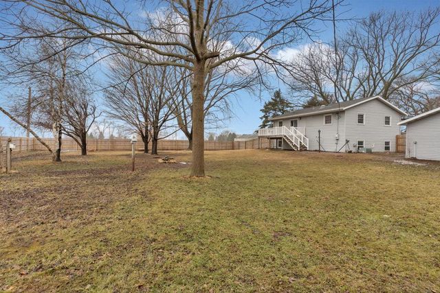 11 N Renstrom Street, Blomkest, MN 56216