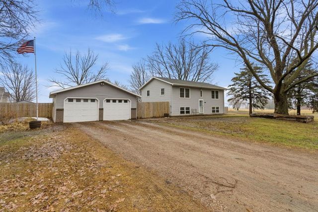 11 N Renstrom Street, Blomkest, MN 56216