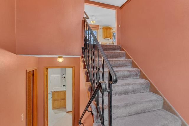 11 N Renstrom Street, Blomkest, MN 56216