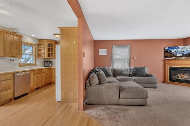 11 N Renstrom Street, Blomkest, MN 56216