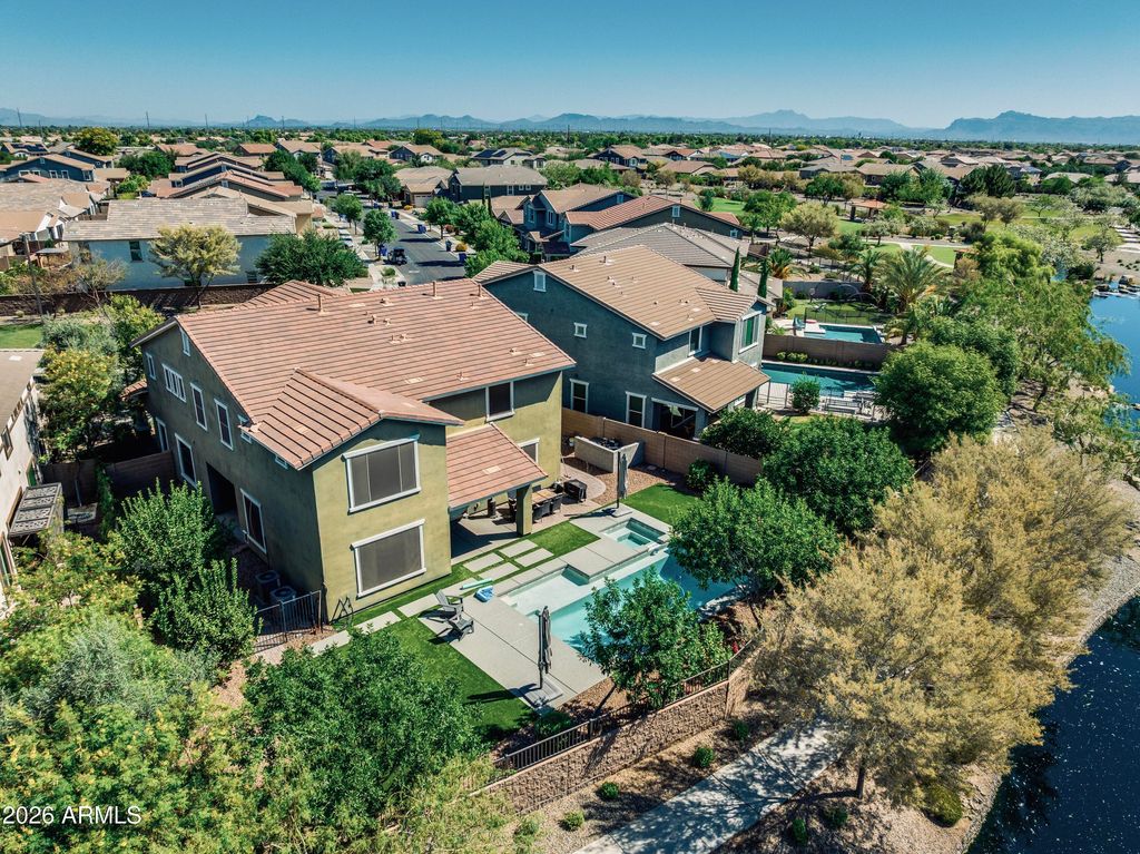 Image 3 of property listing at 5051 S GIRARD Street, Gilbert, AZ 85298