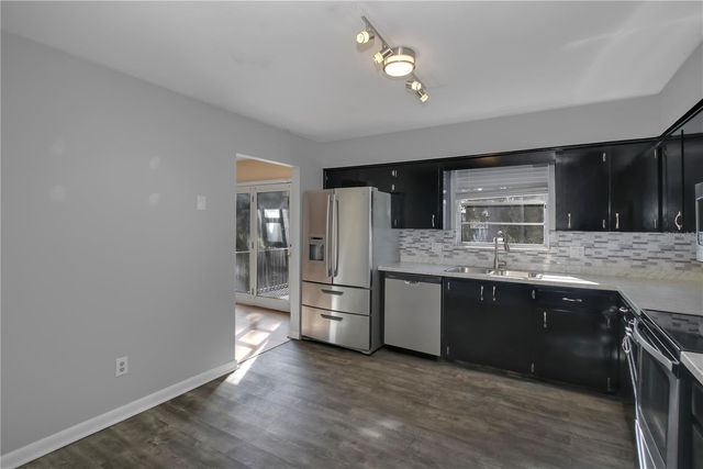 1524 YVONNE STREET, Apopka, FL 32712