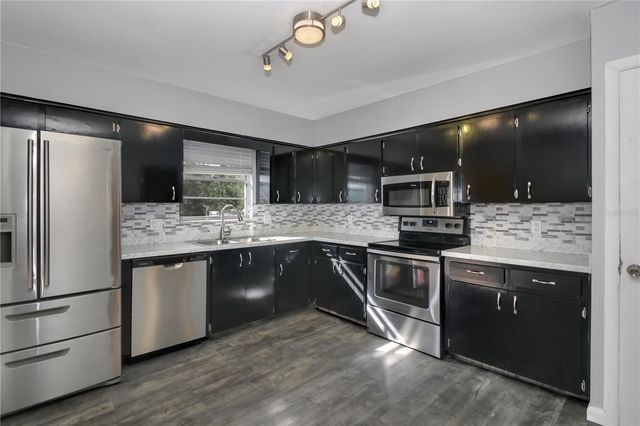 1524 YVONNE STREET, Apopka, FL 32712