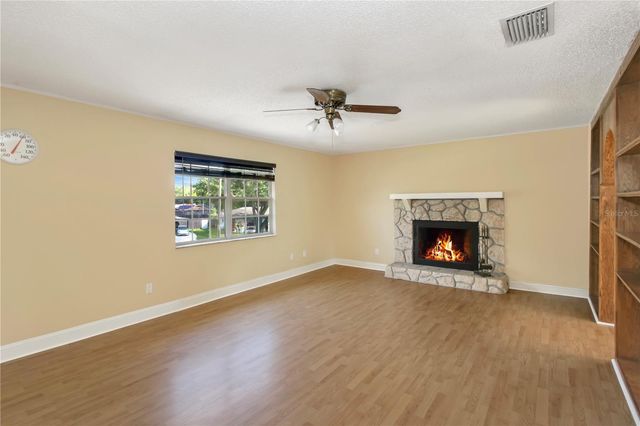 1524 YVONNE STREET, Apopka, FL 32712