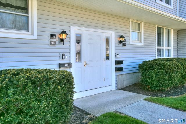 113 Carriage Path South 113, Milford, CT 06460