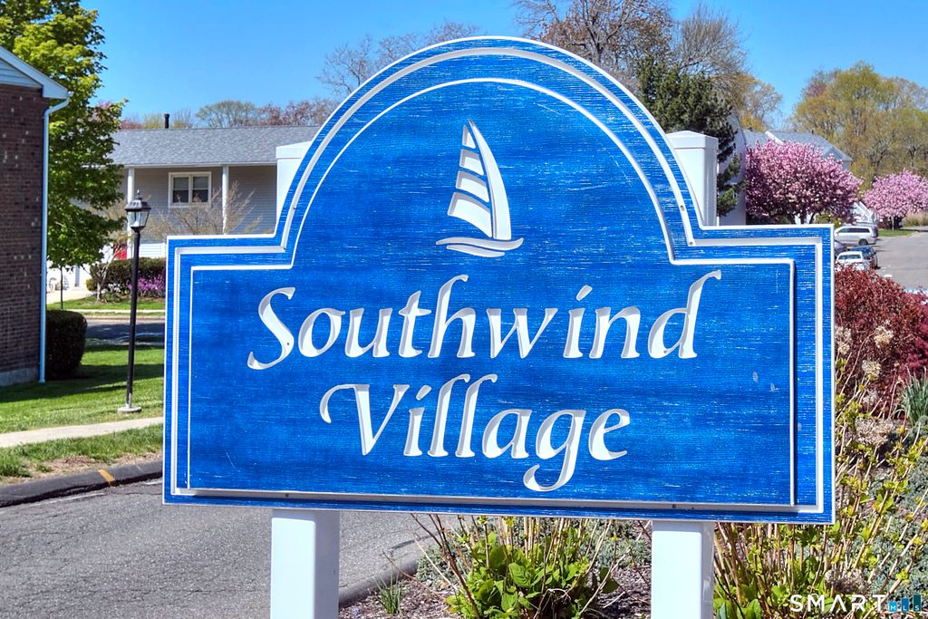 113 Carriage Path South 113, Milford, CT 06460