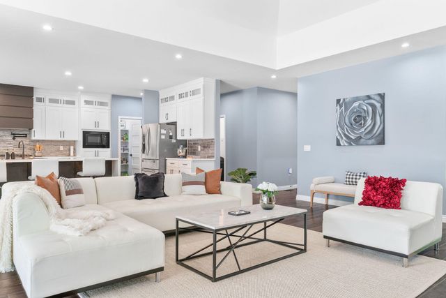 2538 E Farm Road 188, Ozark, MO 65721