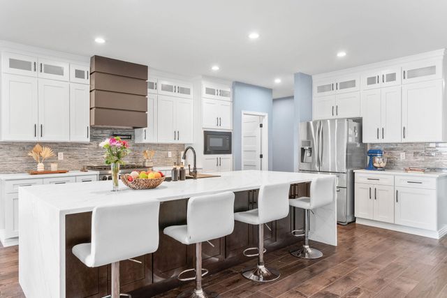 2538 E Farm Road 188, Ozark, MO 65721