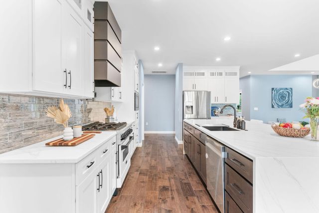 2538 E Farm Road 188, Ozark, MO 65721