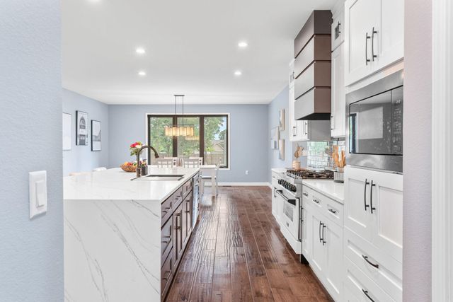 2538 E Farm Road 188, Ozark, MO 65721