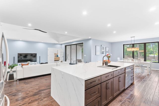 2538 E Farm Road 188, Ozark, MO 65721