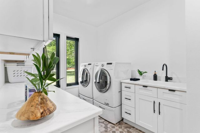 2538 E Farm Road 188, Ozark, MO 65721