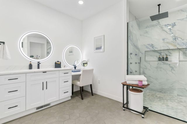 2538 E Farm Road 188, Ozark, MO 65721