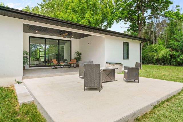 2538 E Farm Road 188, Ozark, MO 65721