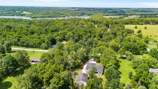2538 E Farm Road 188, Ozark, MO 65721