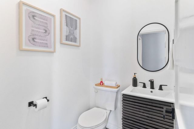 2538 E Farm Road 188, Ozark, MO 65721