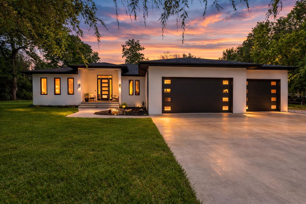 2538 E Farm Road 188, Ozark, MO 65721