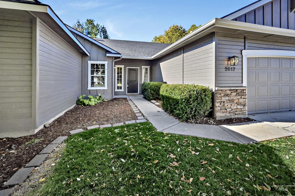 2617 W Glade Creek Dr, Meridian, ID 83646 photo 2