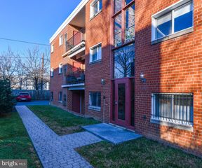1386 BRYANT ST NE #302, Washington, DC 20018
