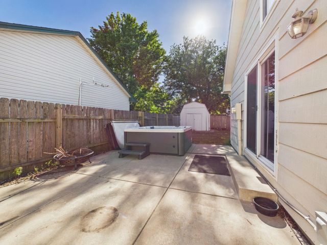 2109 S Dalton St, Wichita, KS 67207