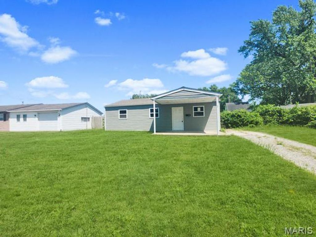 2 Saint Luke Court, Cahokia, IL 62206