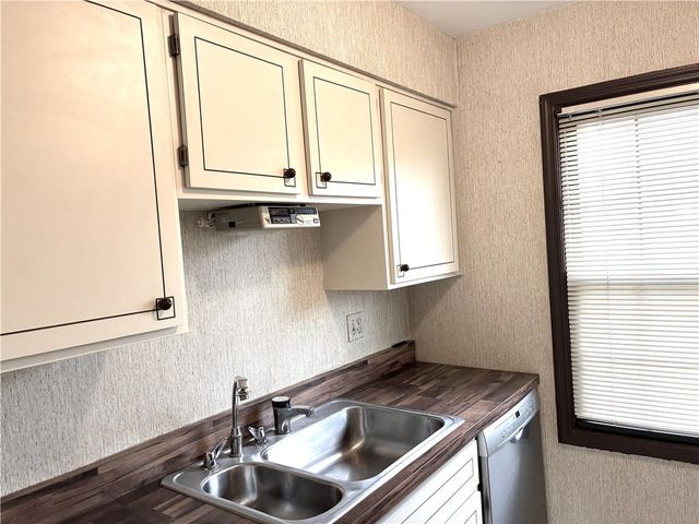 680 CARRIAGE Circle, Pennsbury, PA 15205