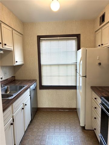 680 CARRIAGE Circle, Pennsbury, PA 15205