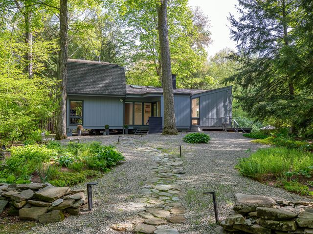 19 Spargo Road, Roxbury, CT 06783